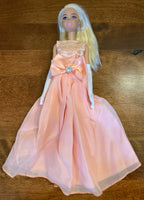 Barbie’s Glamour & Grace Runway Set