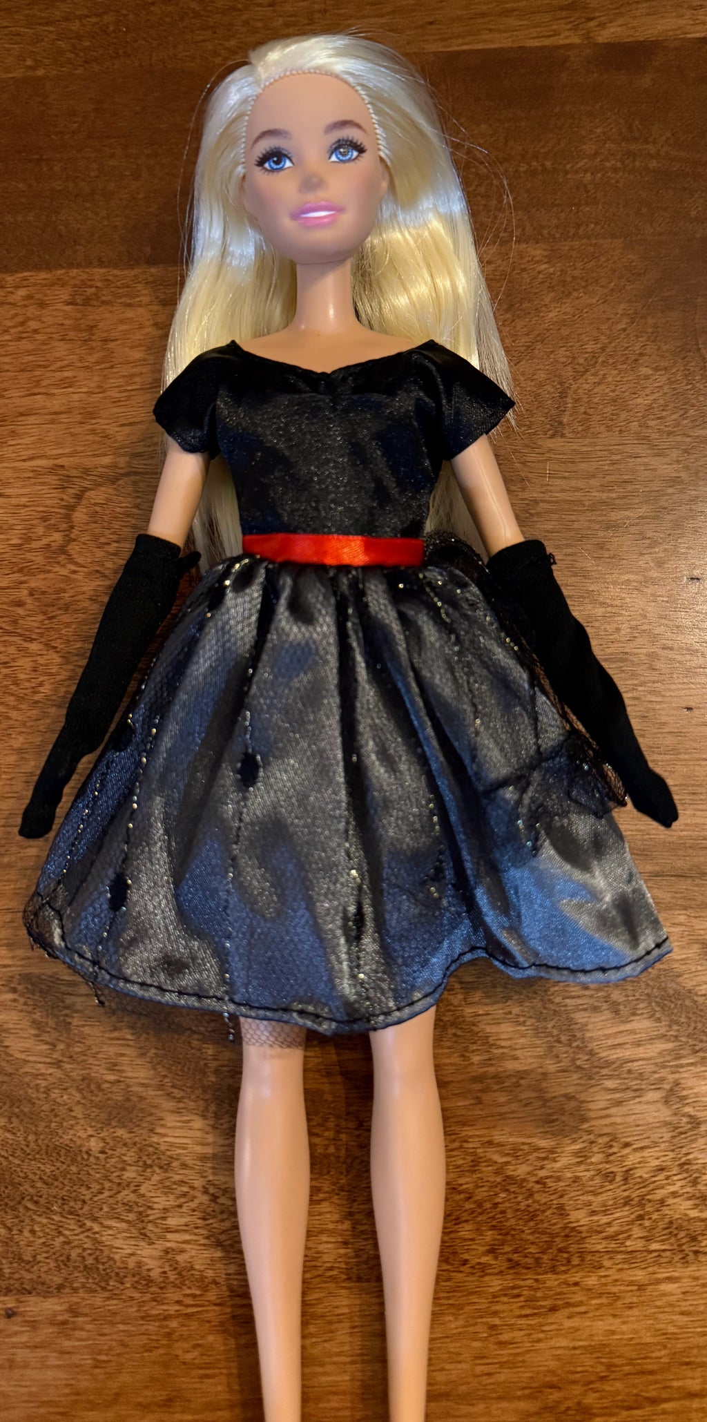 Barbie’s Retro Bows & Black-Tie Gala Set